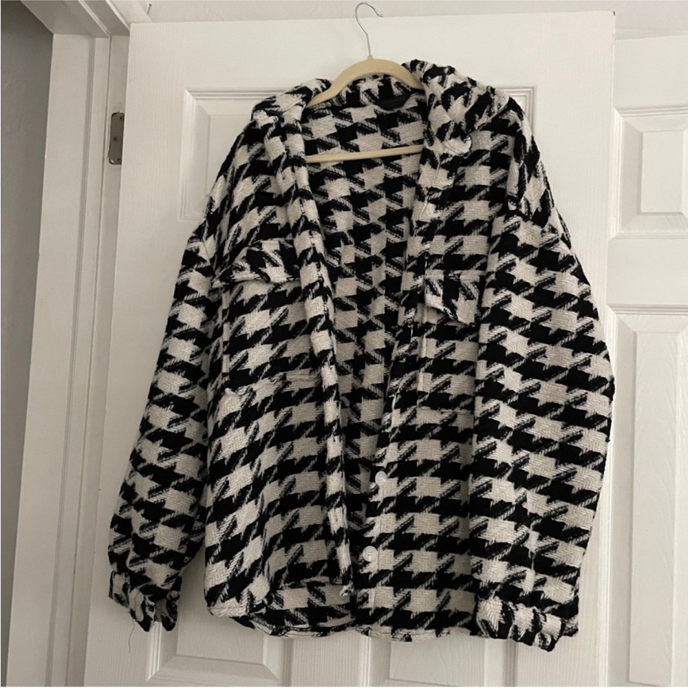 Storets Houndstooth Shacket - Picture 2 of 2